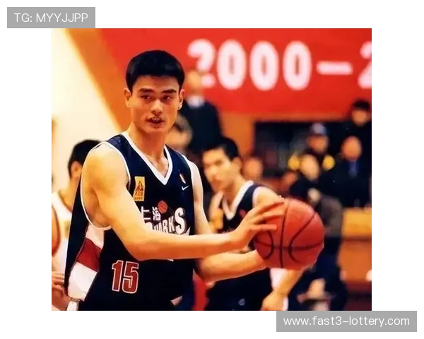 姚明退役仪式回顾:从篮球巨星到传奇象征的辉煌时刻 姚明退役仪式回顾:从篮球巨星到传奇象征的辉煌时刻